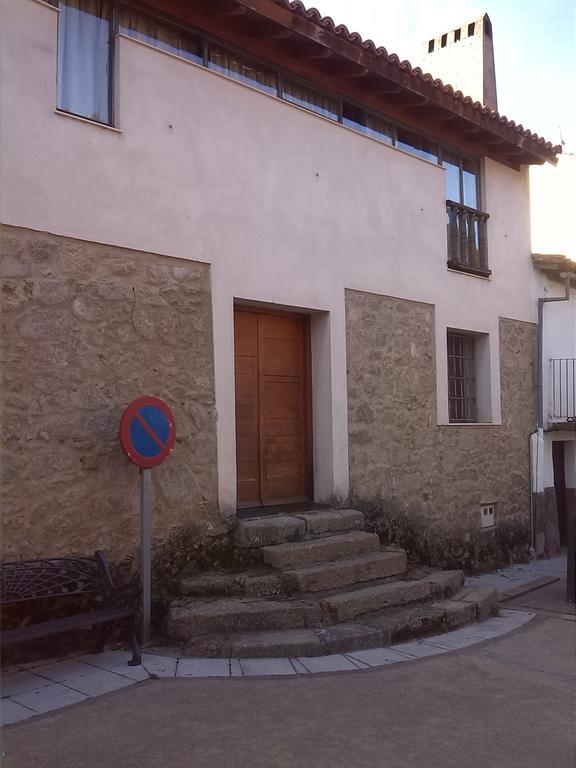 Albergue Turistico Via De La Plata Баньос де Монтемайор Екстериор снимка