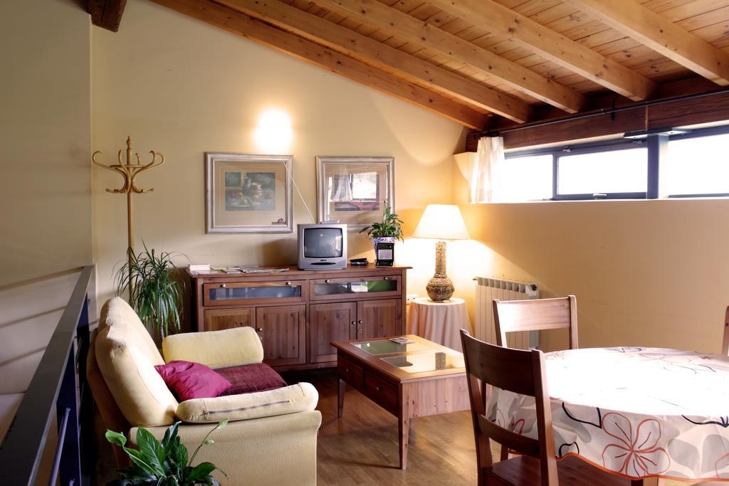 Albergue Turistico Via De La Plata Баньос де Монтемайор Екстериор снимка