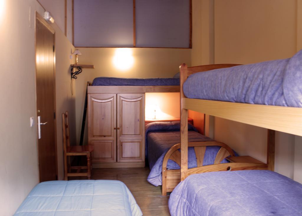 Albergue Turistico Via De La Plata Баньос де Монтемайор Стая снимка